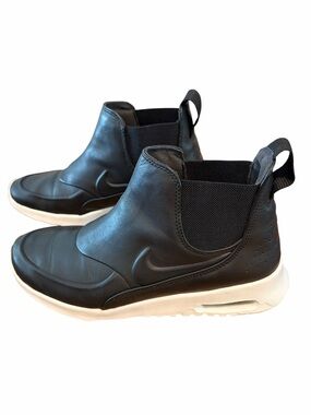 Nike Womens Air Max Thea Mid Boots Black / White / Womens Boots size 7
